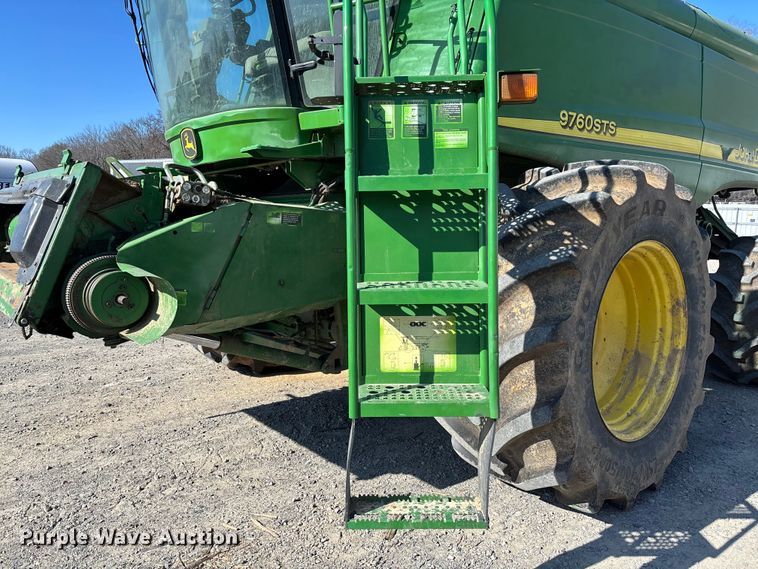image for item YA2085 2007 John Deere 9760 STS RWA combine