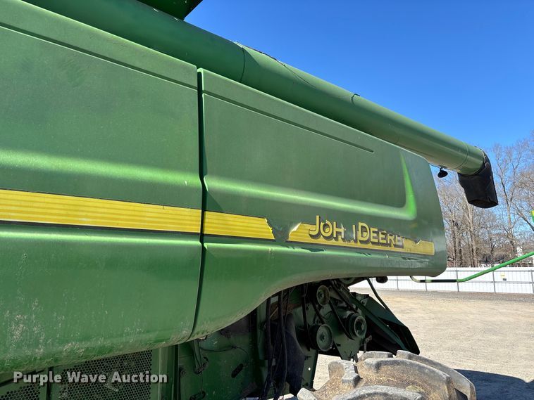image for item YA2085 2007 John Deere 9760 STS RWA combine