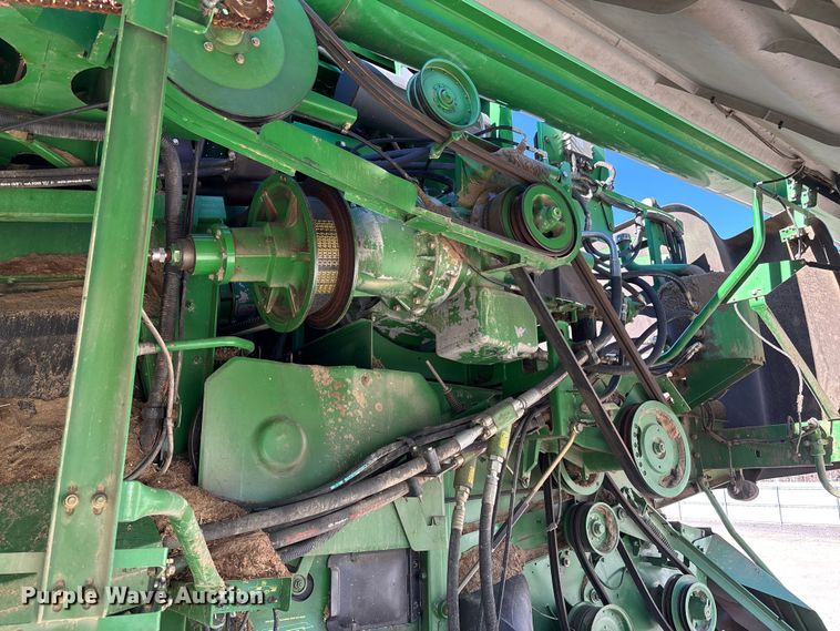 image for item YA2085 2007 John Deere 9760 STS RWA combine