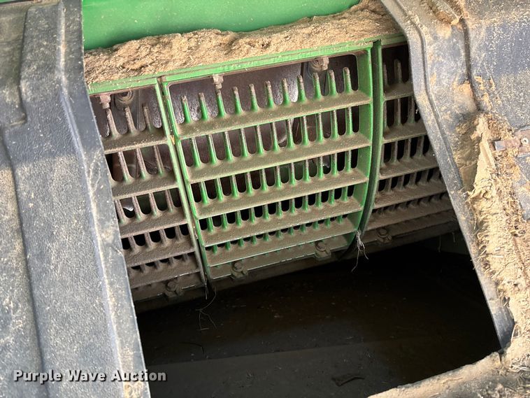 image for item YA2085 2007 John Deere 9760 STS RWA combine