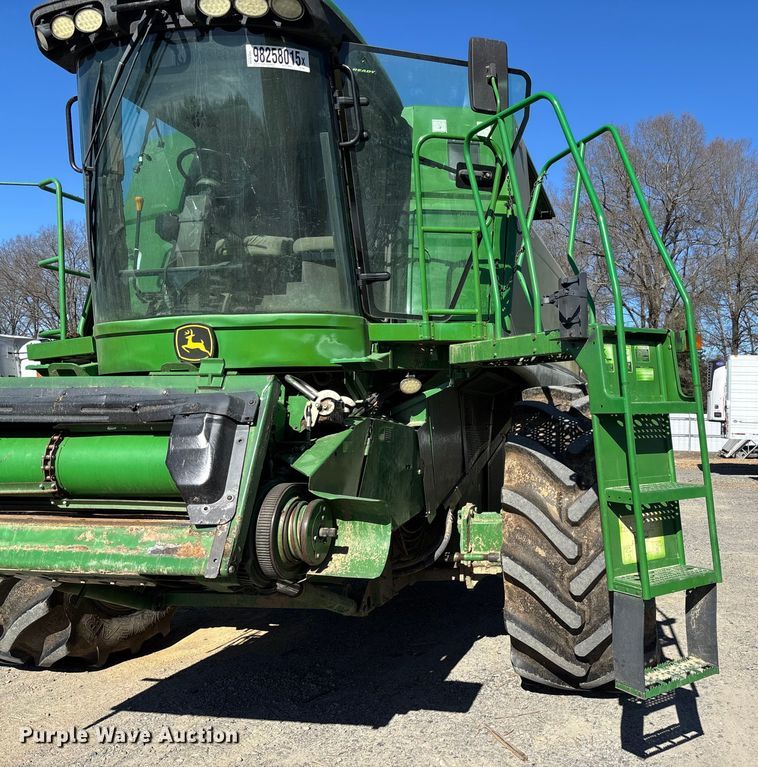 image for item YA2085 2007 John Deere 9760 STS RWA combine