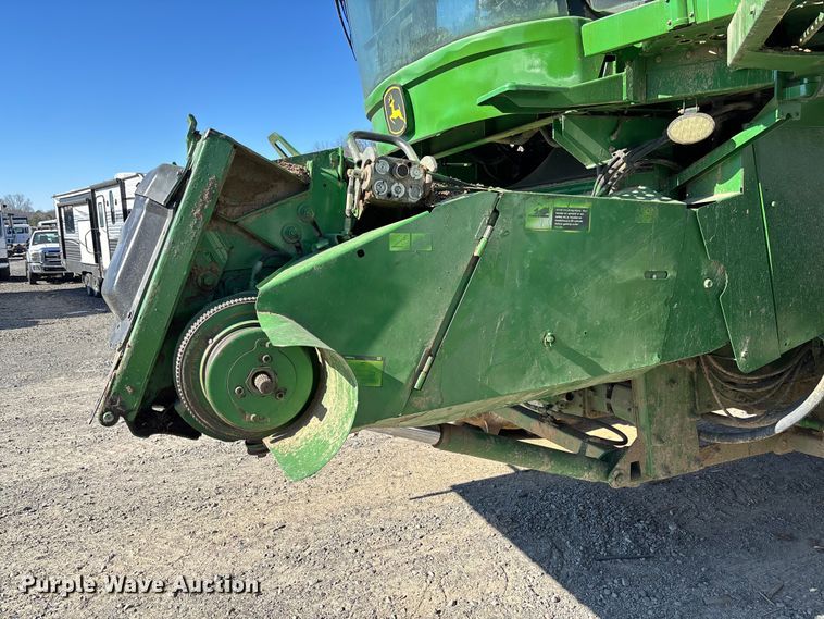 image for item YA2085 2007 John Deere 9760 STS RWA combine