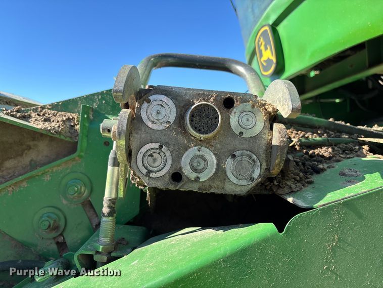 image for item YA2085 2007 John Deere 9760 STS RWA combine