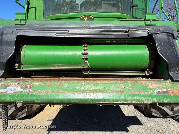 image for item YA2085 2007 John Deere 9760 STS RWA combine