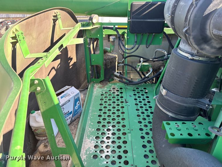 image for item YA2085 2007 John Deere 9760 STS RWA combine