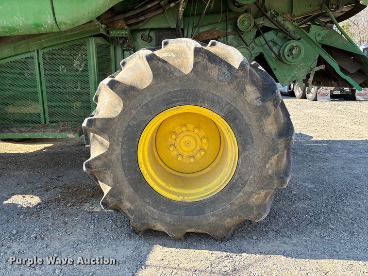 image for item YA2085 2007 John Deere 9760 STS RWA combine