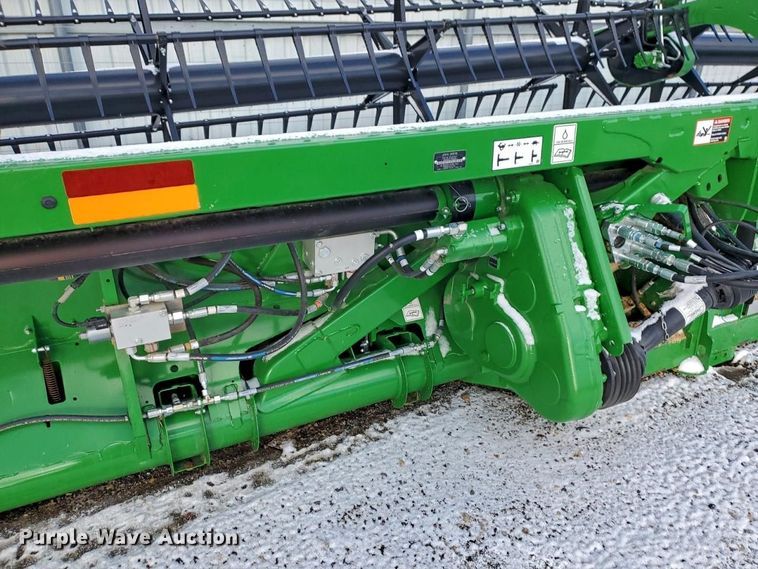 image for item YA2088 2023 John Deere RD45F flex draper head