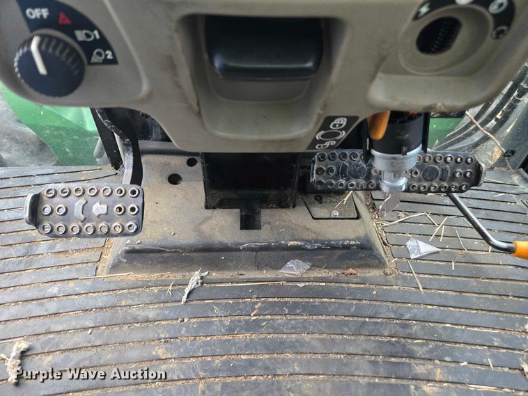 image for item YA2121 2013 John Deere 6105D MFWD tractor