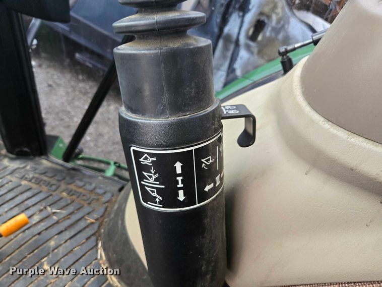 image for item YA2121 2013 John Deere 6105D MFWD tractor