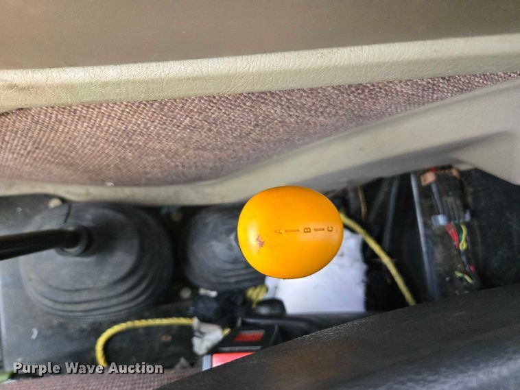 image for item YA2121 2013 John Deere 6105D MFWD tractor