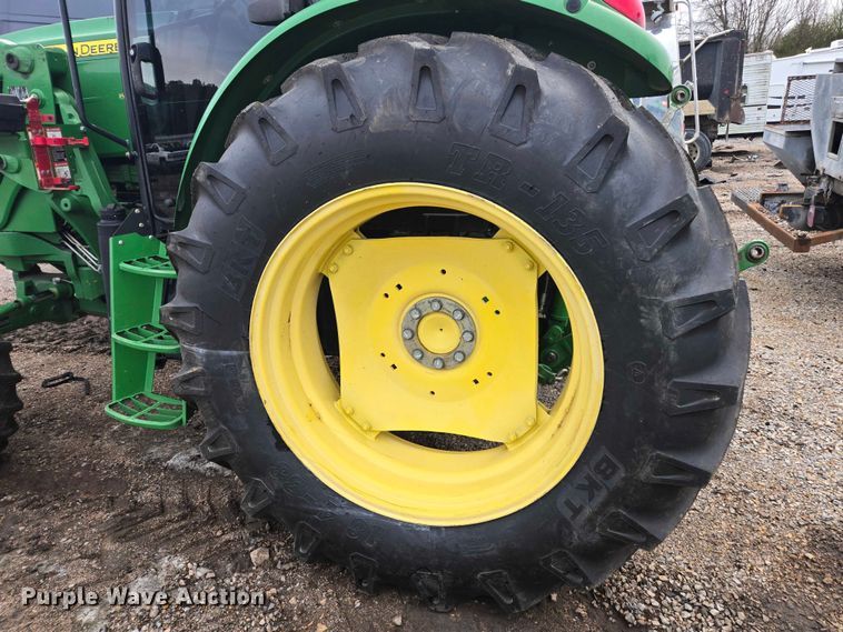 image for item YA2121 2013 John Deere 6105D MFWD tractor