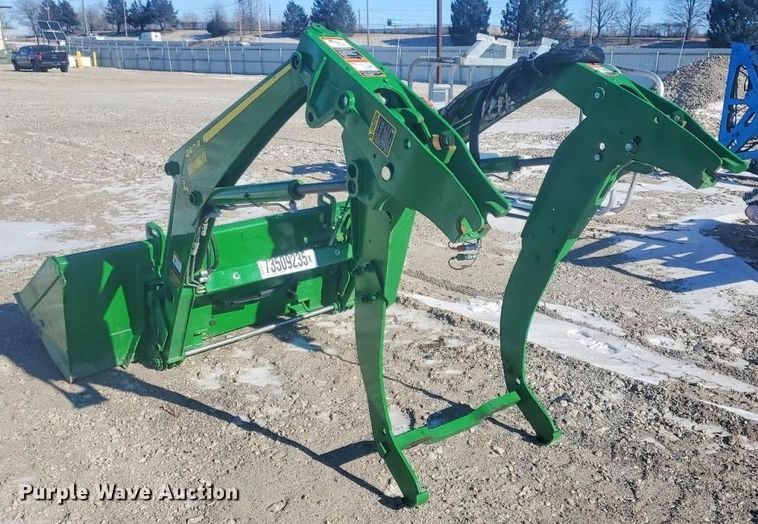 image for item YA2169 2023 John Deere 440R loader