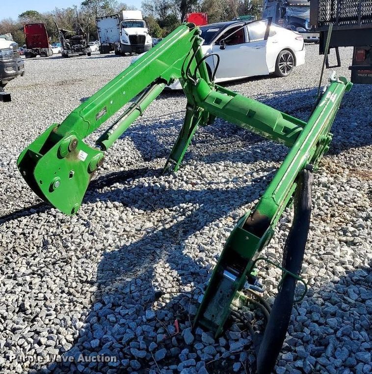 image for item YA2172 2022 John Deere 520M loader