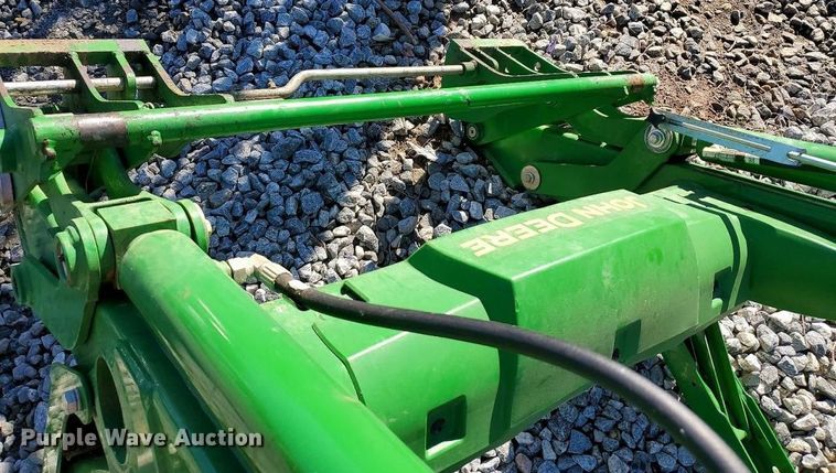 image for item YA2172 2022 John Deere 520M loader