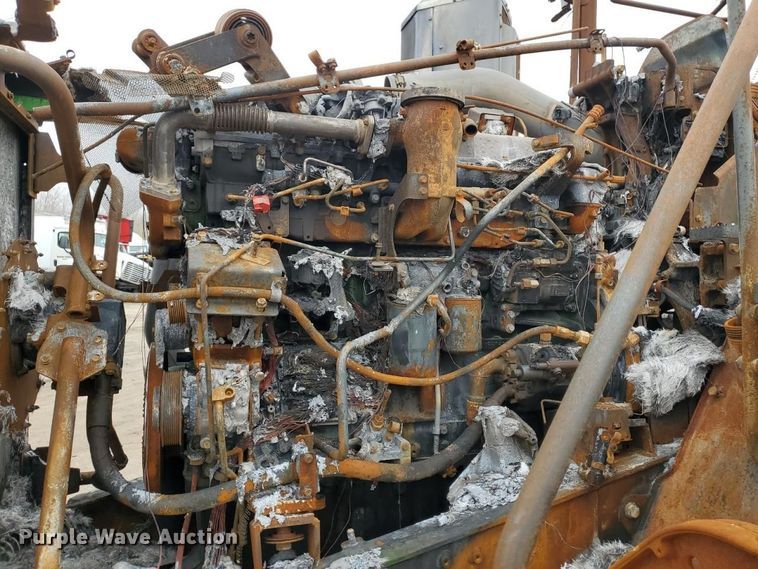 image for item YA2176 2022 John Deere 9RT 570 tractor