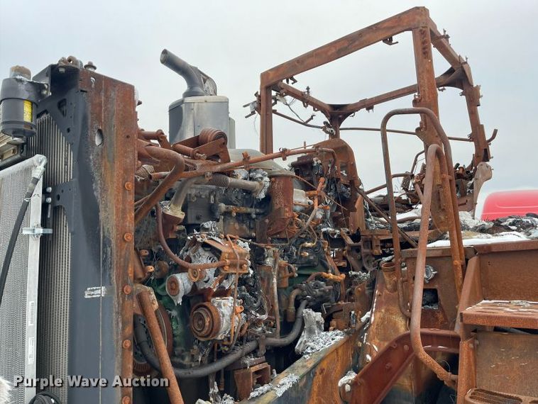 image for item YA2176 2022 John Deere 9RT 570 tractor