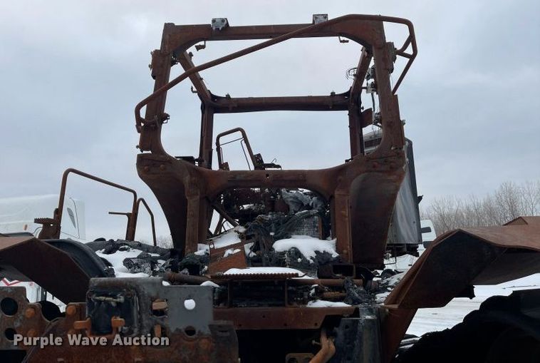 image for item YA2176 2022 John Deere 9RT 570 tractor