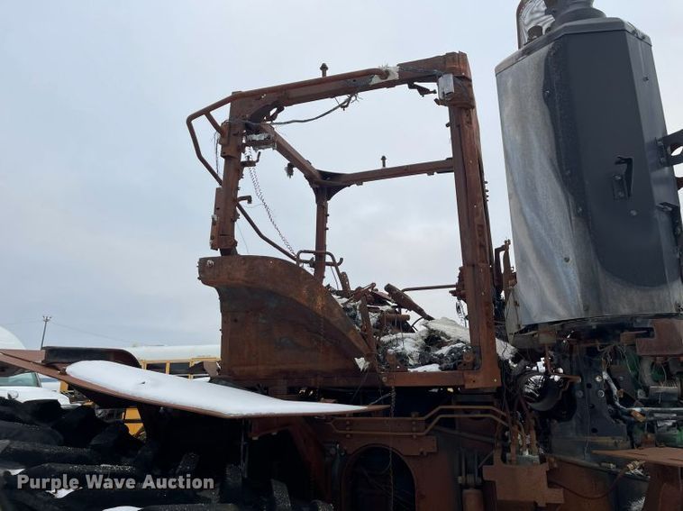 image for item YA2176 2022 John Deere 9RT 570 tractor