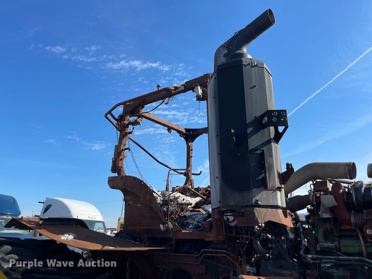 image for item YA2176 2022 John Deere 9RT 570 tractor