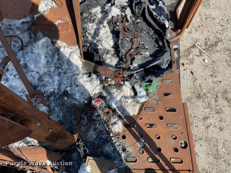 image for item YA2176 2022 John Deere 9RT 570 tractor