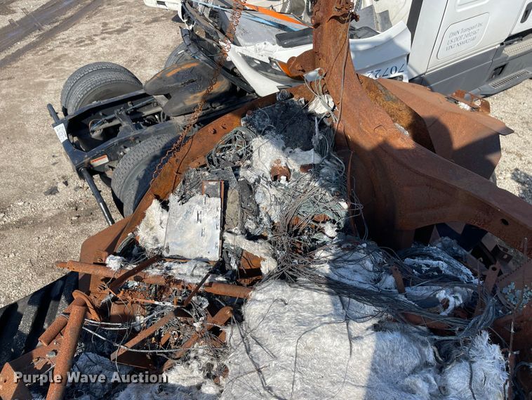 image for item YA2176 2022 John Deere 9RT 570 tractor