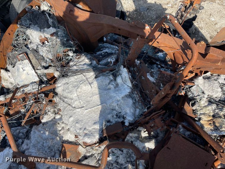 image for item YA2176 2022 John Deere 9RT 570 tractor