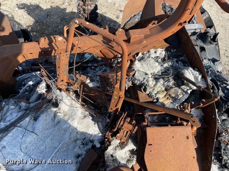 image for item YA2176 2022 John Deere 9RT 570 tractor