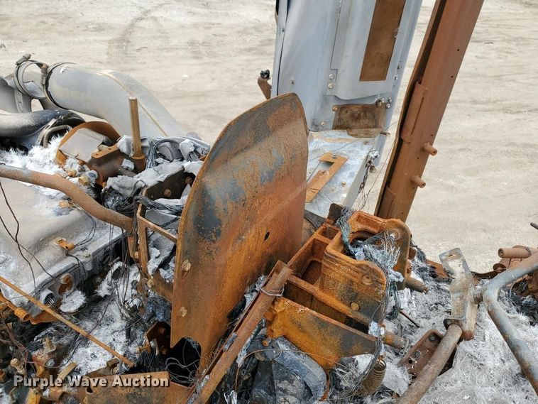 image for item YA2176 2022 John Deere 9RT 570 tractor