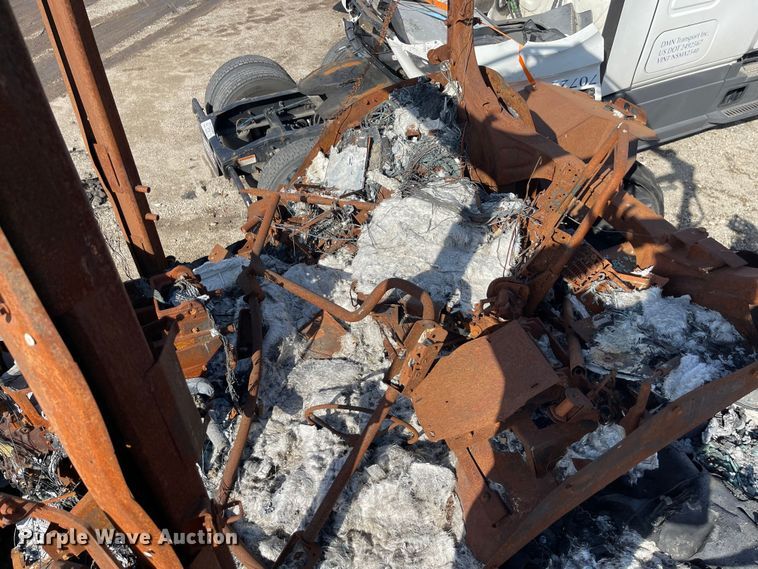 image for item YA2176 2022 John Deere 9RT 570 tractor