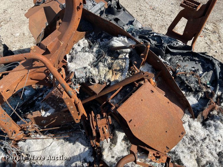 image for item YA2176 2022 John Deere 9RT 570 tractor