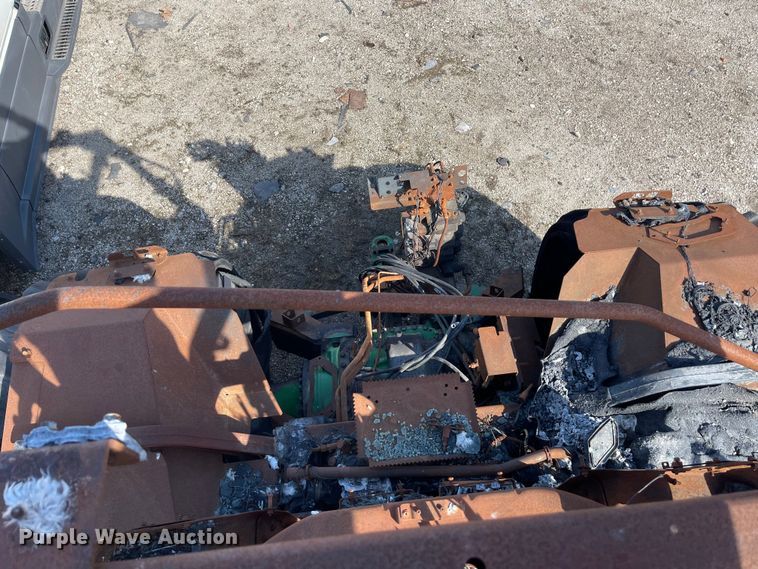 image for item YA2176 2022 John Deere 9RT 570 tractor