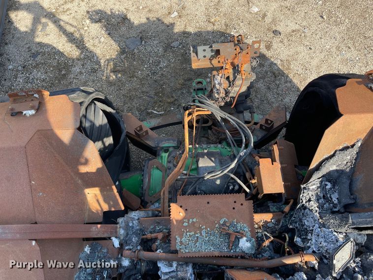 image for item YA2176 2022 John Deere 9RT 570 tractor