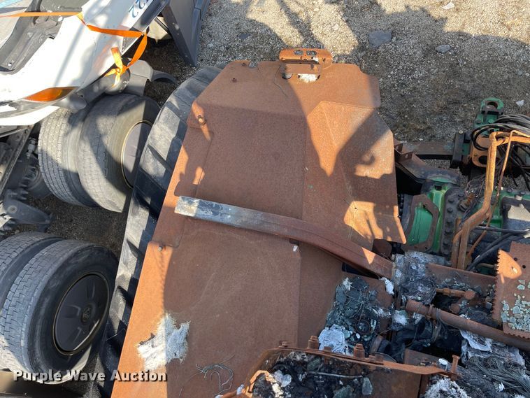 image for item YA2176 2022 John Deere 9RT 570 tractor