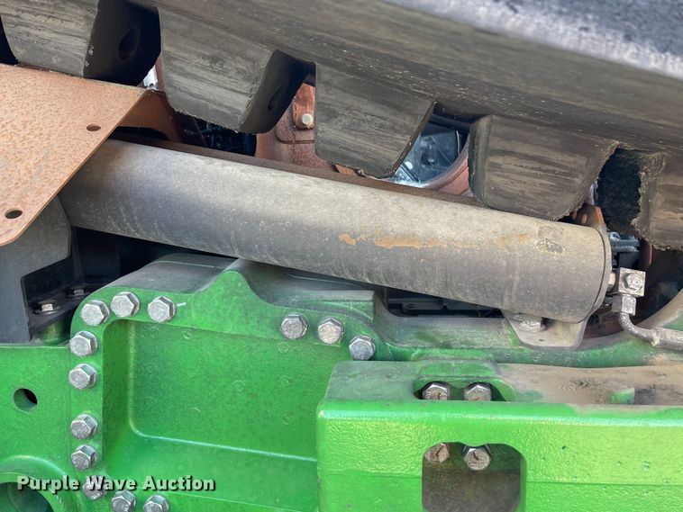 image for item YA2176 2022 John Deere 9RT 570 tractor