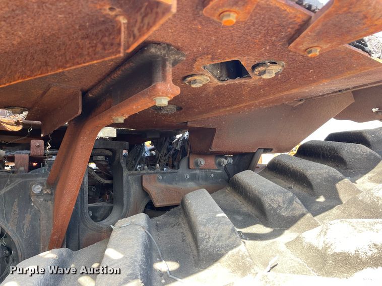 image for item YA2176 2022 John Deere 9RT 570 tractor