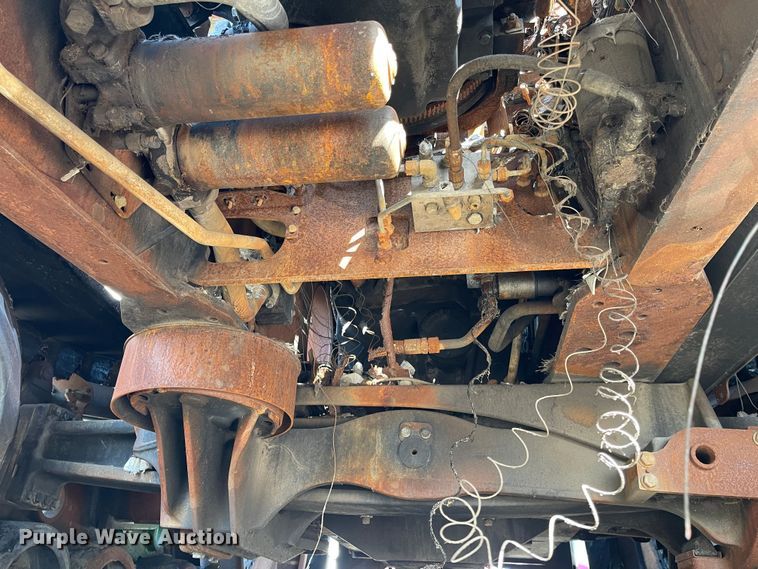 image for item YA2176 2022 John Deere 9RT 570 tractor