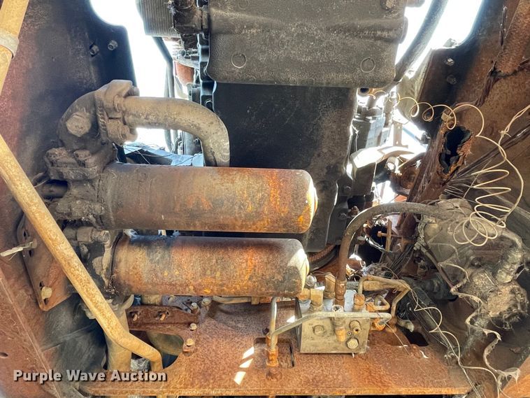 image for item YA2176 2022 John Deere 9RT 570 tractor