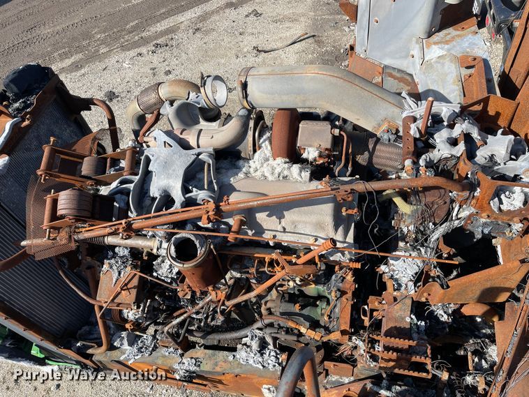 image for item YA2176 2022 John Deere 9RT 570 tractor