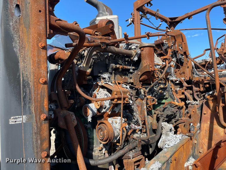 image for item YA2176 2022 John Deere 9RT 570 tractor