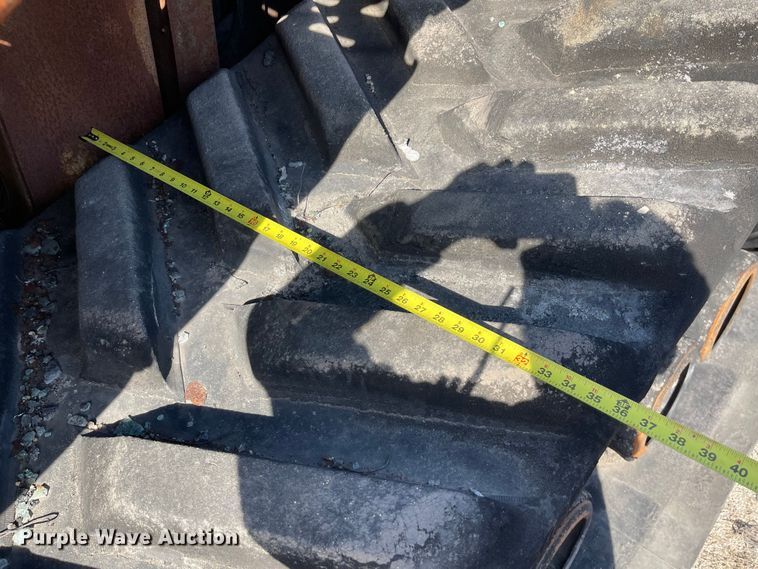 image for item YA2176 2022 John Deere 9RT 570 tractor