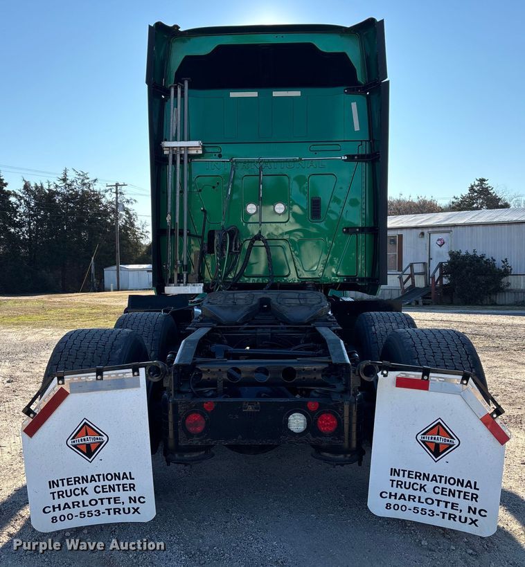 image for item DU0366 2020 International LT625 semi truck