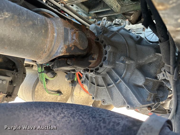 image for item DU0366 2020 International LT625 semi truck