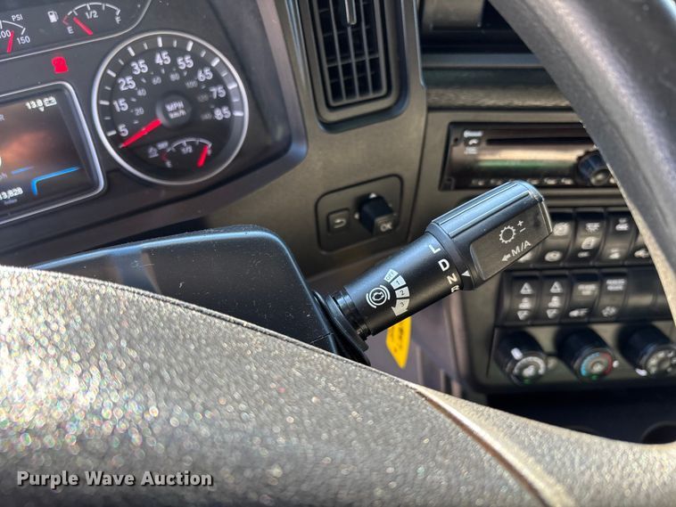 image for item DU0366 2020 International LT625 semi truck