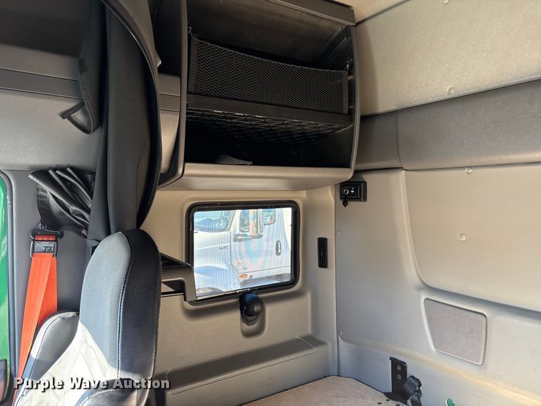 image for item DU0366 2020 International LT625 semi truck