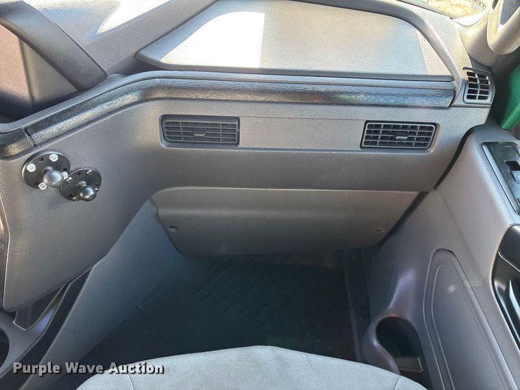 image for item DU0366 2020 International LT625 semi truck