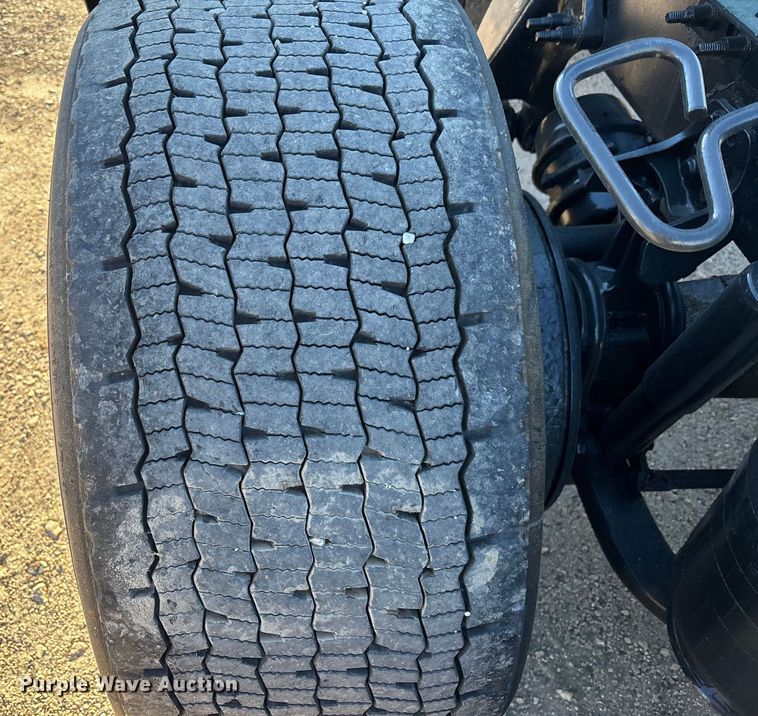 image for item DU0366 2020 International LT625 semi truck