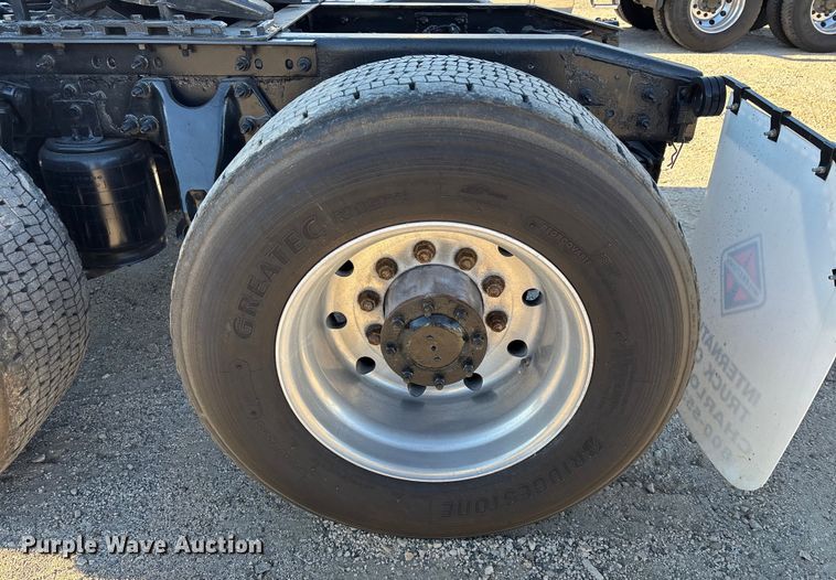 image for item DU0366 2020 International LT625 semi truck