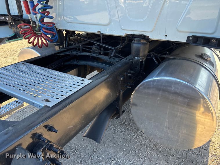 image for item DU0367 2020 International LT625 semi truck