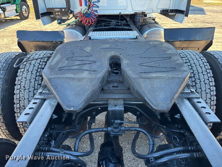 image for item DU0367 2020 International LT625 semi truck