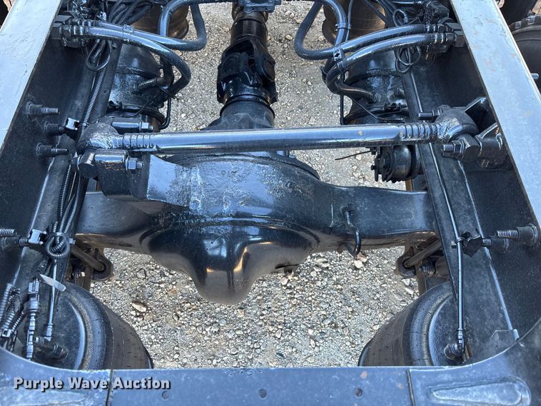 image for item DU0367 2020 International LT625 semi truck